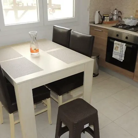 Luxury Ground Apt, Beautiful Site, Bodrum Kav *